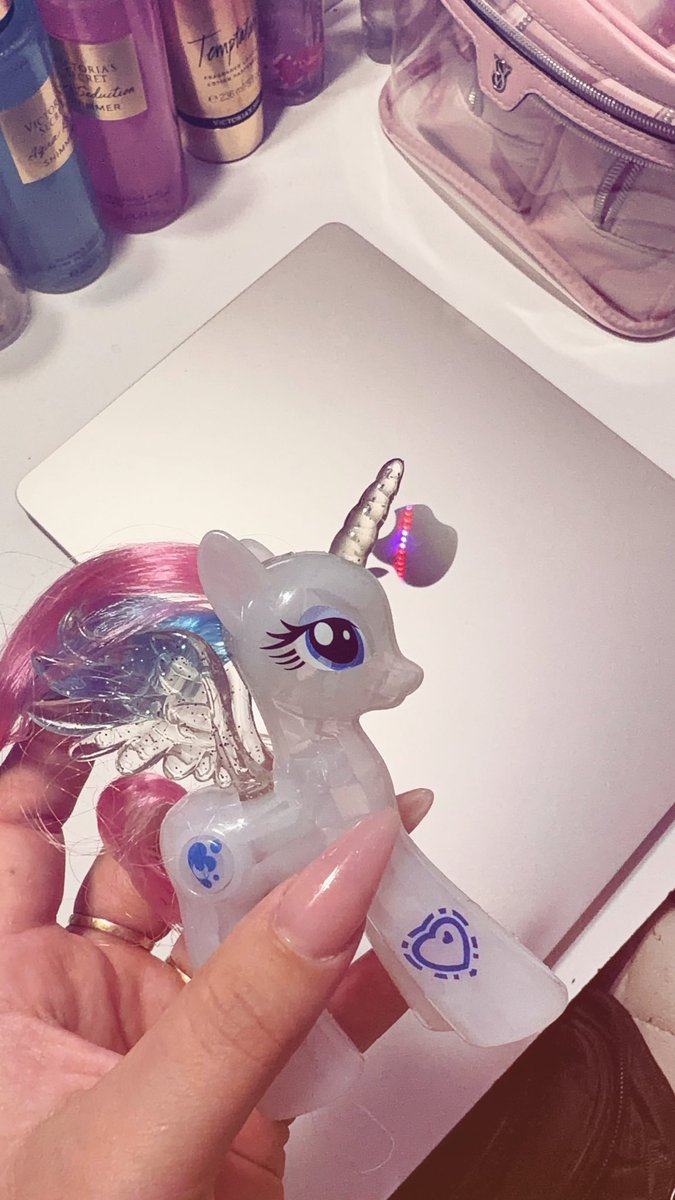 C 🩷💖 tweet media