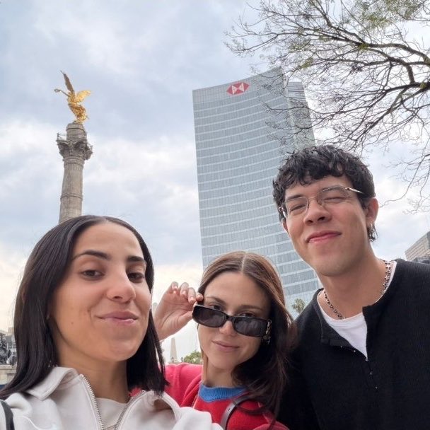 LuchiyOli tweet media