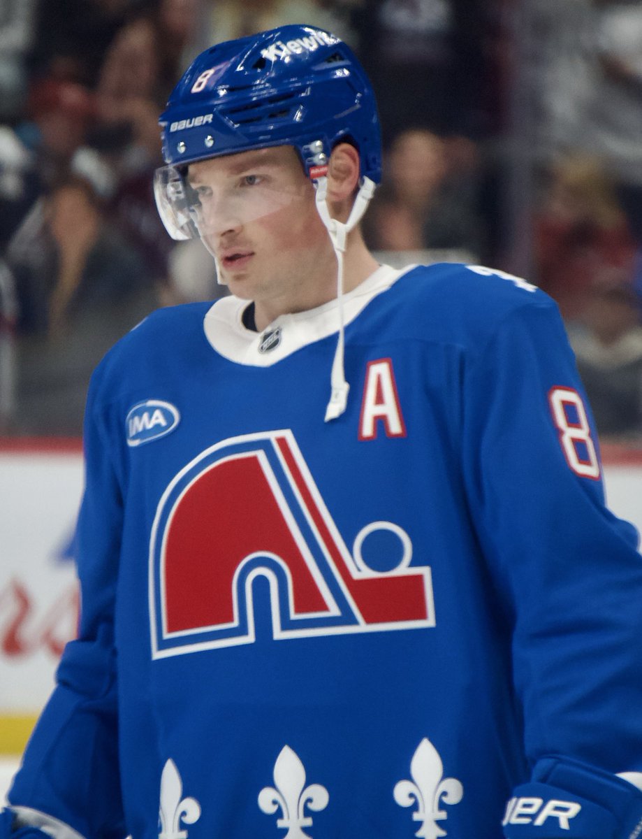 DNVR_Avalanche's tweet photo. These jerseys 😍

Avs wearing their Nordiques vs the Penguins https://t.co/E9PtsoJM25