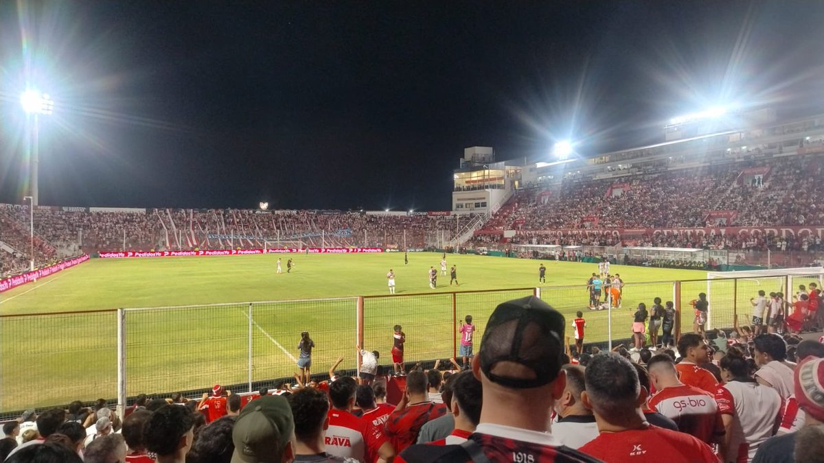 4 victorias en los últimos 24 partidos!!!
pero ahí está la gente 🫡🇦🇹