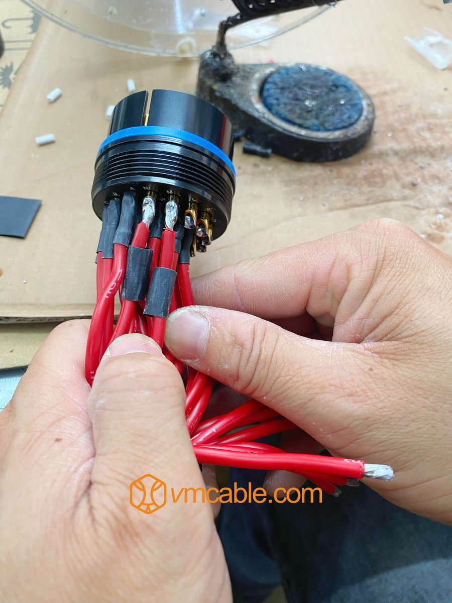 Konsnhunter tweet media