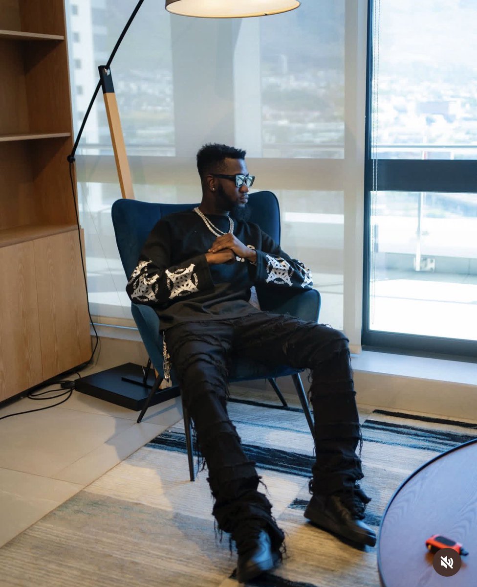 ɛfie foɔ tweet media