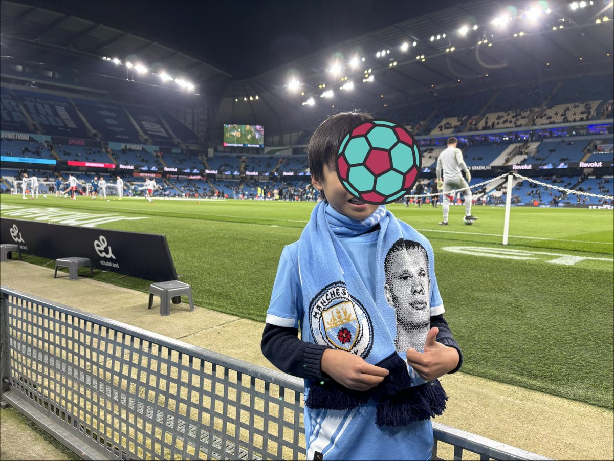 SHOKOc7ch's tweet photo. @premtkt_jp 

Manchester City - Nottingham Forest⚽️

息子と念願の��レミアリーグ観戦✈️🇬🇧💨✨
プレミアチケットでお手配🎫
ピッチとても近くて、ハーランド見れました！！！！😍　オススメです❣️ https://t.co/MJnffV7sQS