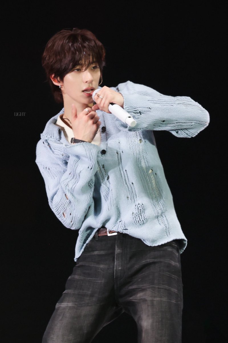 𝐋𝐈𝐆𝐇𝐓 tweet media