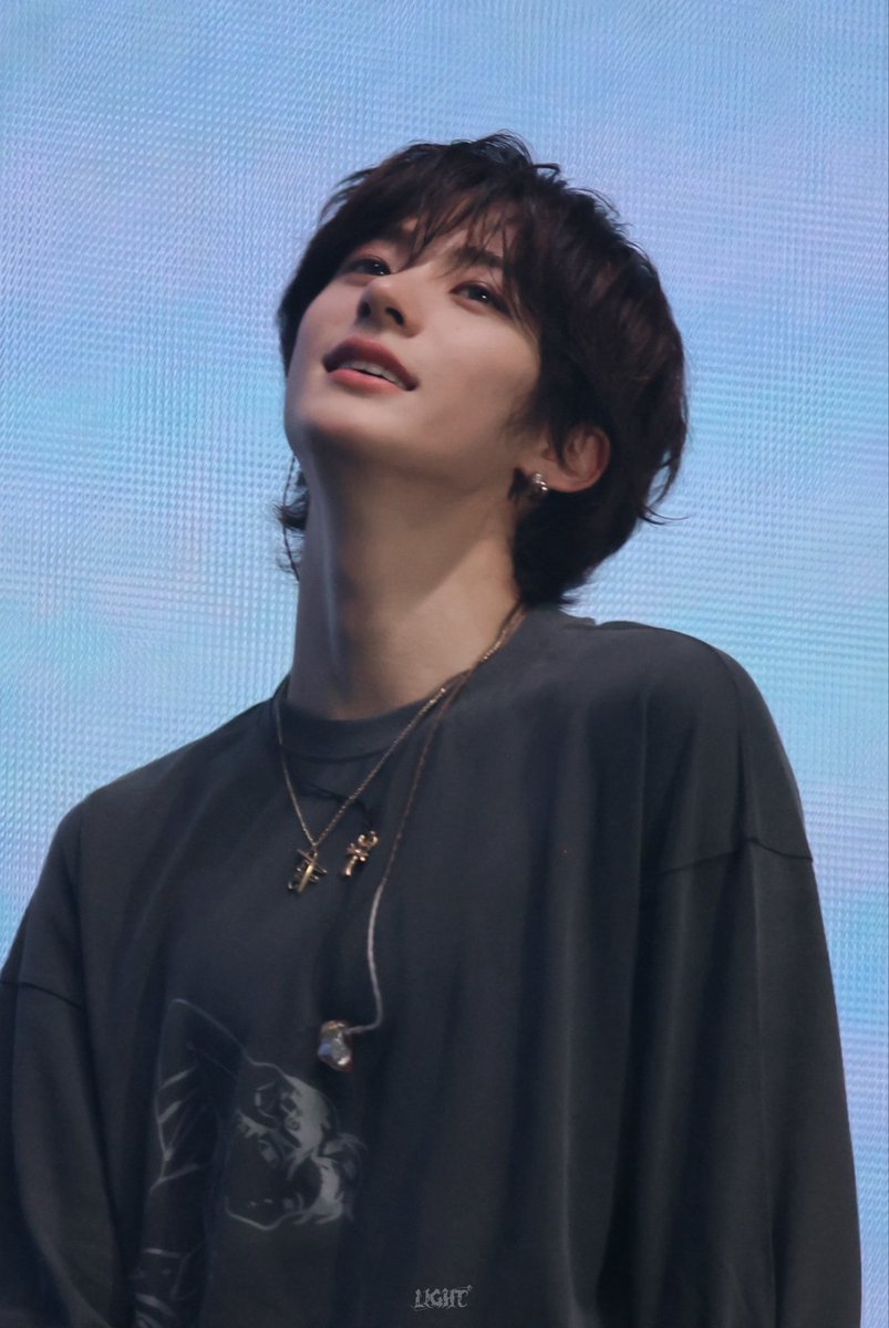 𝐋𝐈𝐆𝐇𝐓 tweet media