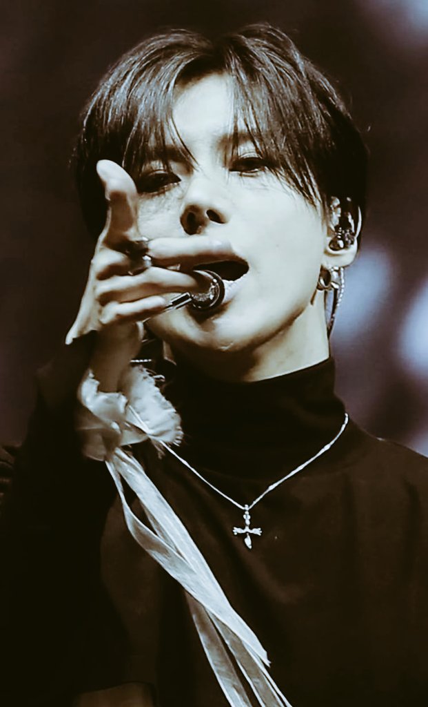 taeminmusic718's tweet photo. @Showtime_Sound @PeteRedel I simply wouldn't be here if I hadn't discovered Lee Taemin. An artist who marks a before and after with every performance. Taemin illuminates every stage he steps on with his artistry. Ace of Aces. Idol of Idols. The King!!!!
#MonitorMonday #Taemin #KPop #KBEE https://t.co/H3g4AqVhB1