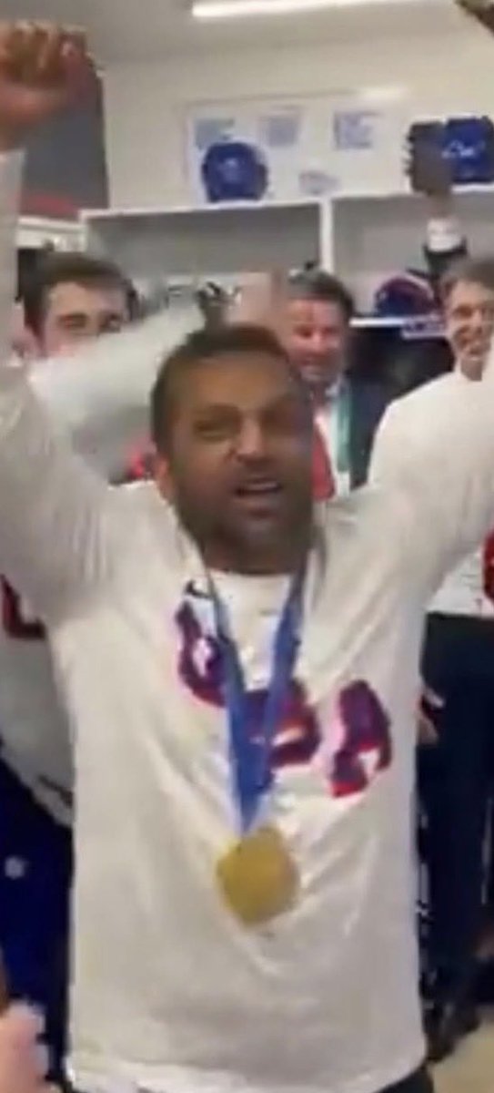 HowlingMutant tweet media