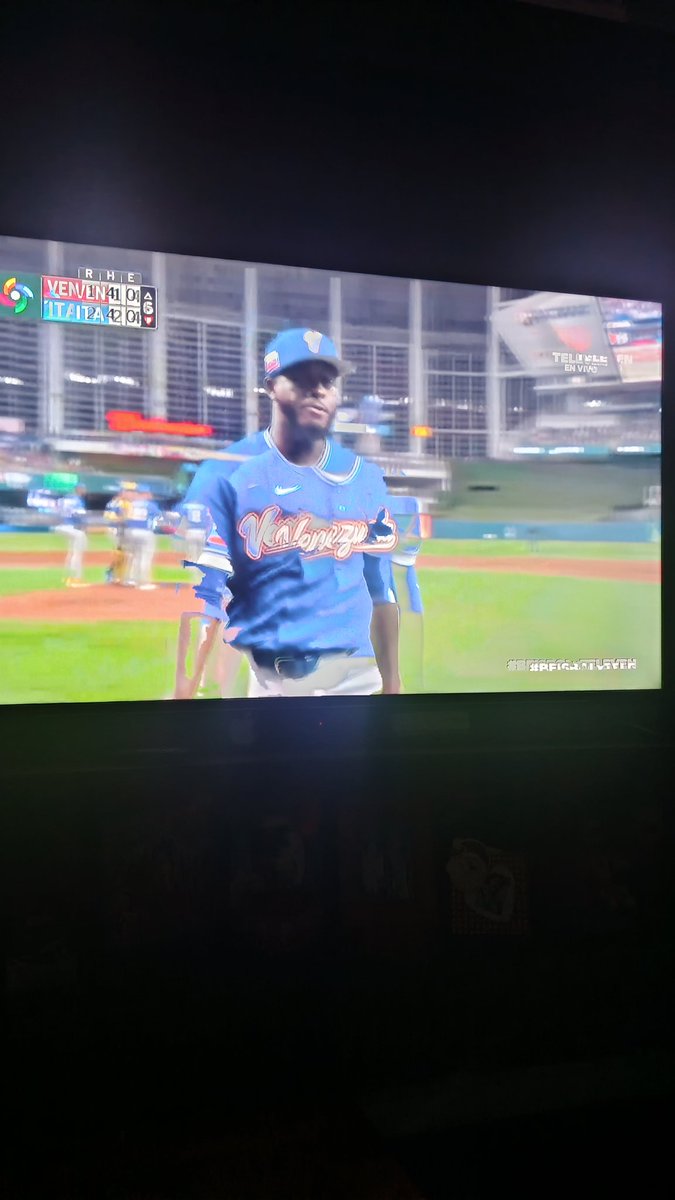 willnyc2076's tweet photo. @Canal_Televen Desde Ecuador 🇪🇨🇻🇪apoyando a Venezuela 🇻🇪 saludos a todos !! https://t.co/EGLmIQBsVO