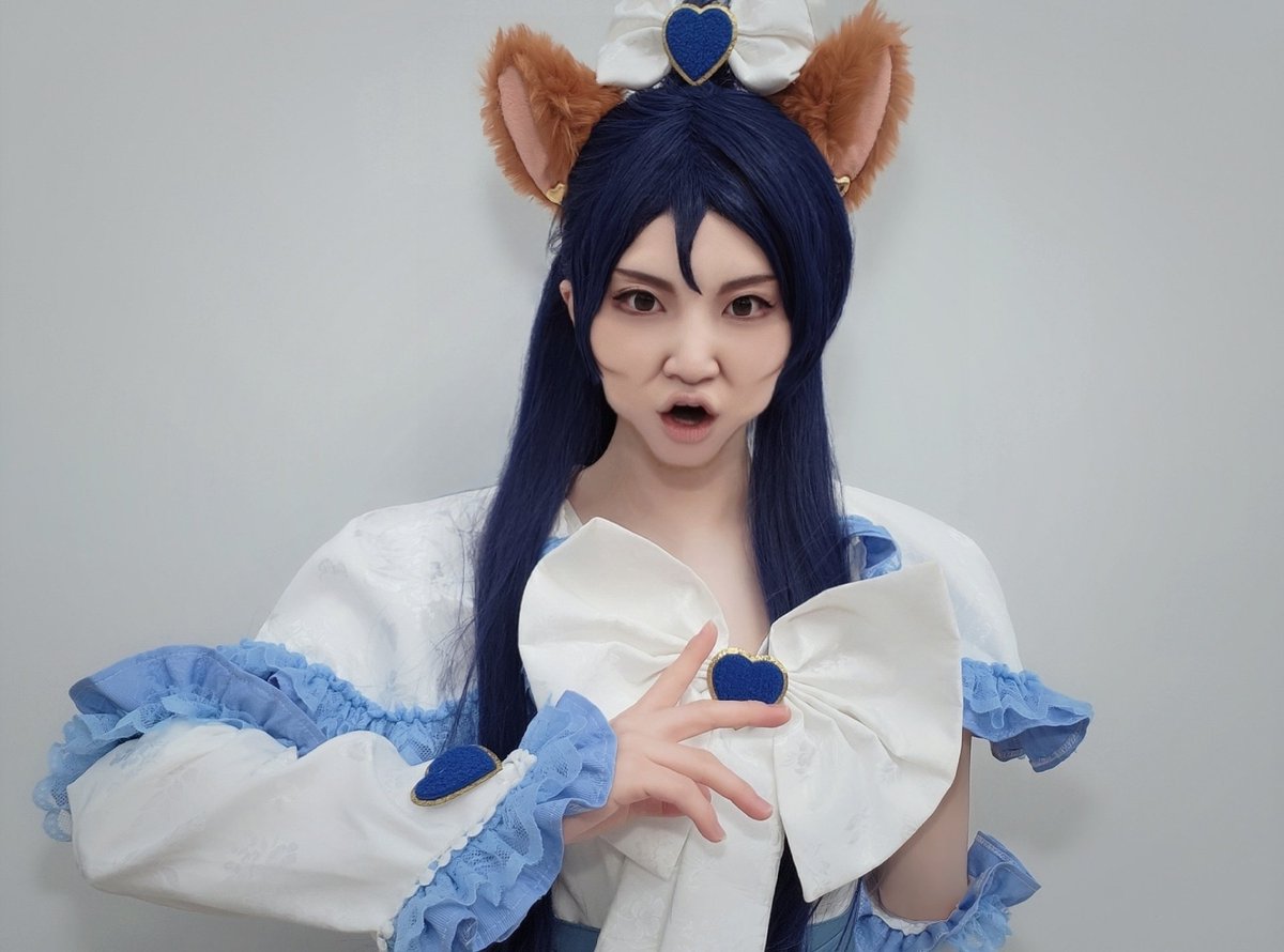 dacpire's tweet photo. The character                  The cosplayer https://t.co/o1Ob3CDvhL