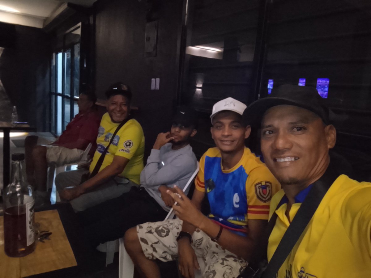 LuisMucciarelli's tweet photo. Desde Cariaco estado Sucre disfrutando en la Tasca Alaska Sportbar por#BeisbolXTeleven Vamos Venezuela. https://t.co/P6wV5gPqgm