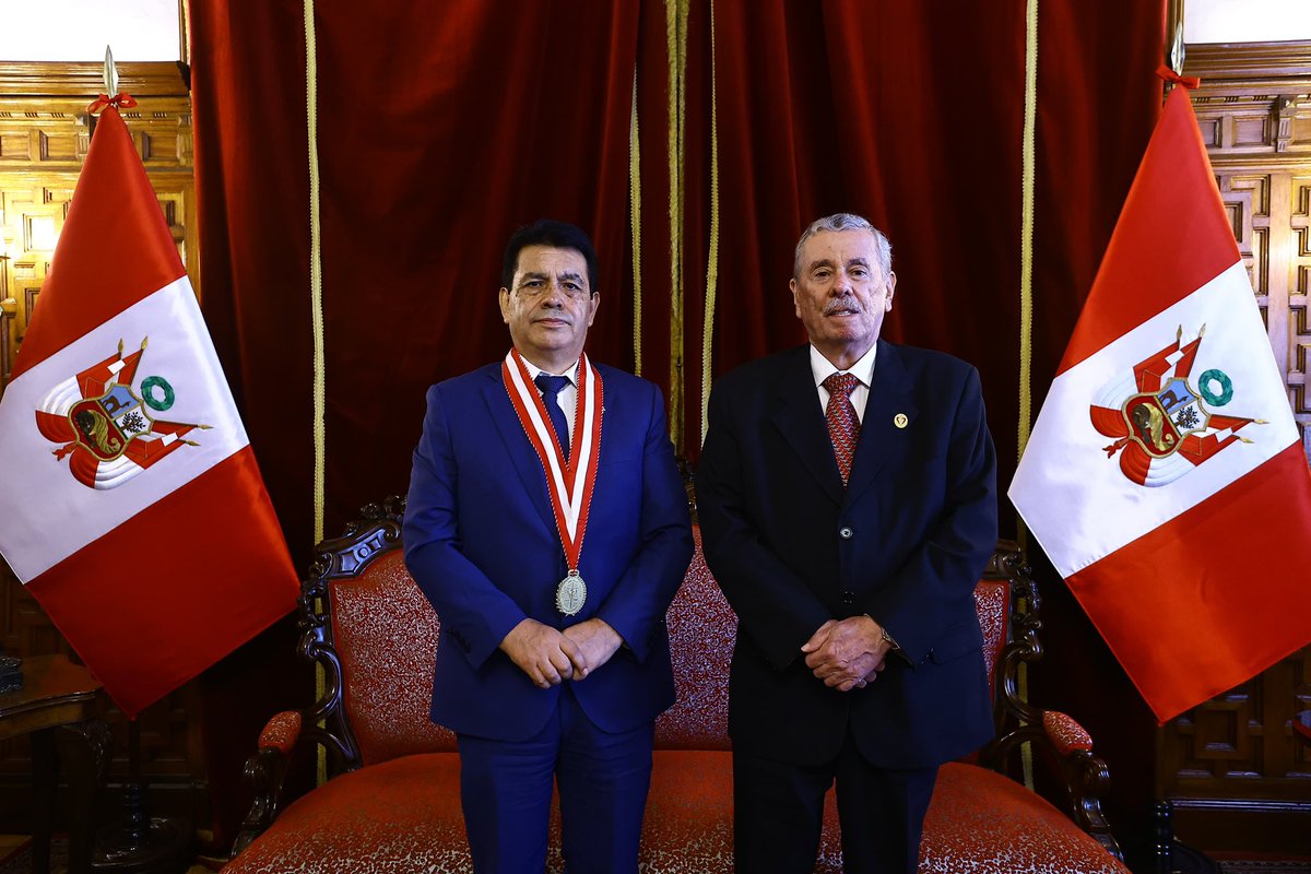 🚨 #LoÚltimo | Fiscal de la Nación (i), Tomás Gálvez Villegas, sostuvo una reunión con el presidente (e) del <a href="/congresoperu/">Congreso del Perú 🇵🇪</a>, Fernando Rospigliosi, para que agende y ponga en debate la aprobación del Proyecto de Ley 14224/2025, sobre la Nueva Ley Orgánica del Ministerio Público.