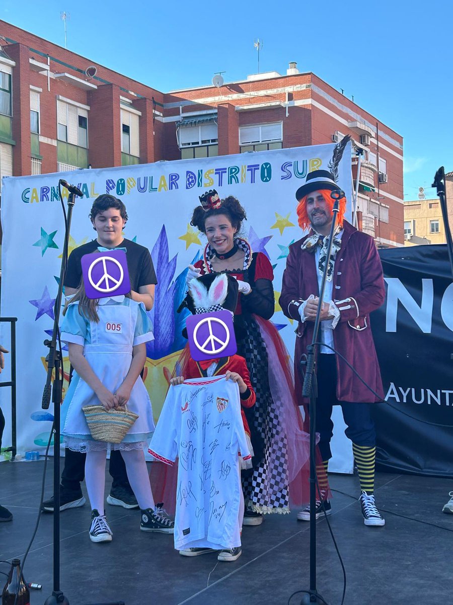 IU Sur🔻 tweet media