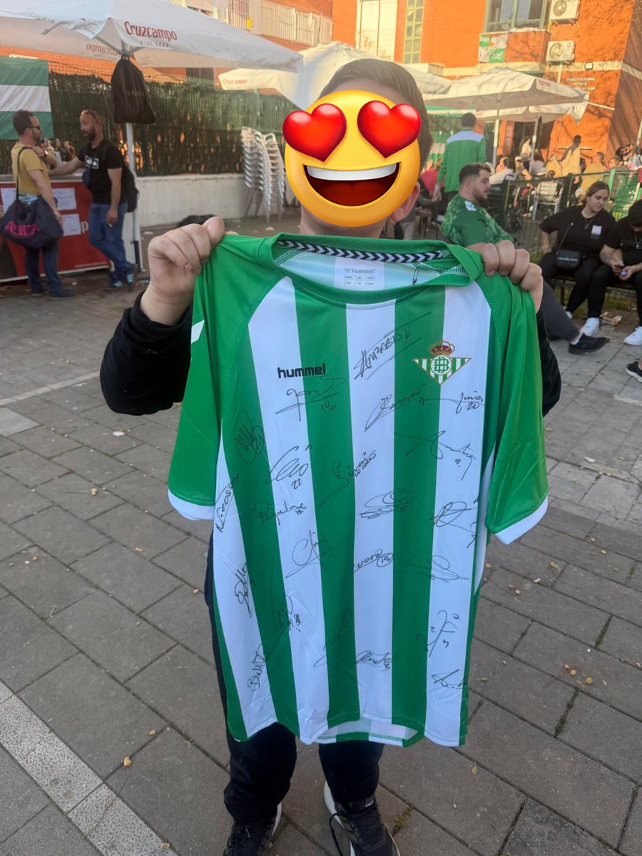 IU Sur🔻 tweet media