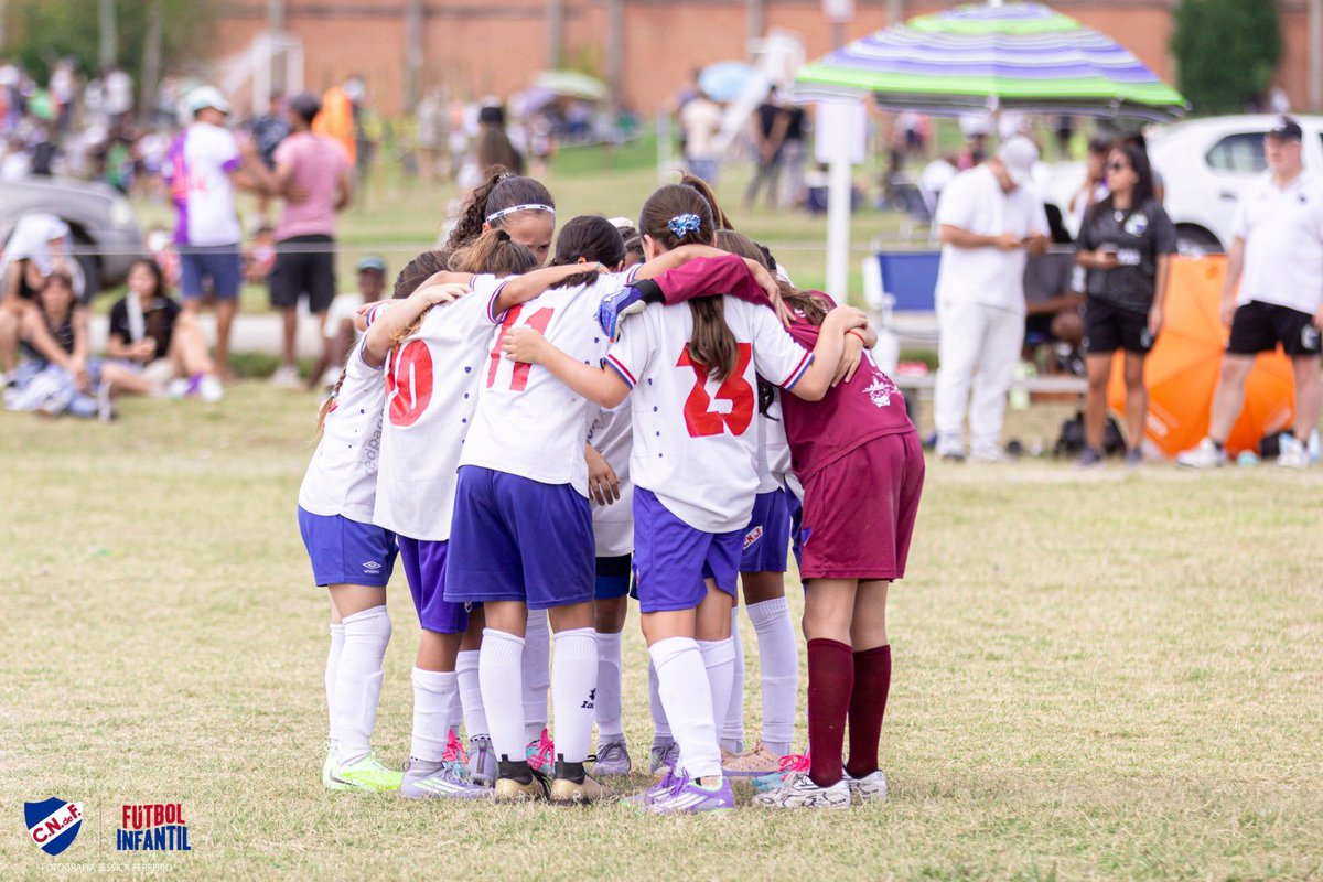 CNdeFinfantiles's tweet image. 4️⃣ fotos 📸 de nuestra #Sub11 👧🏻 en su debut en la Copa AUFI 🏆. 

#CanteraInagotable | #ElClubGigante 🔵⚪️🔴