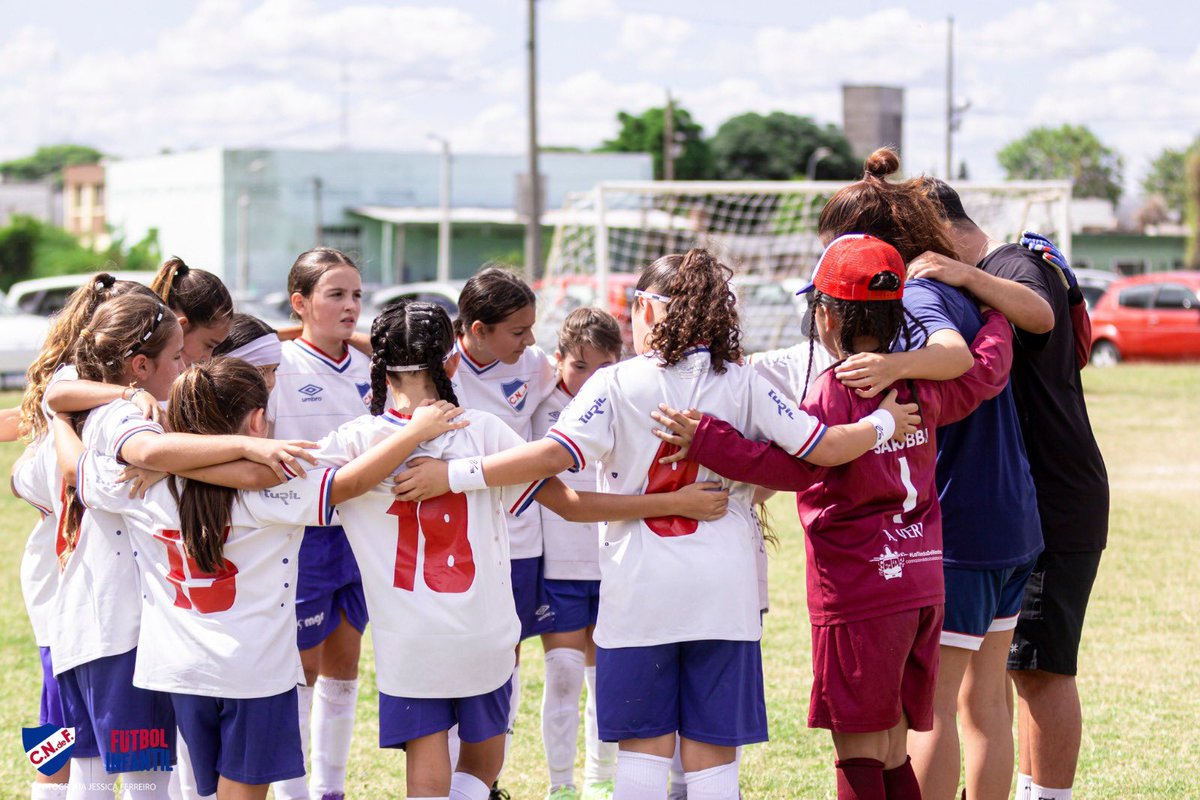 CNdeFinfantiles's tweet image. 4️⃣ fotos 📸 de nuestra #Sub11 👧🏻 en su debut en la Copa AUFI 🏆. 

#CanteraInagotable | #ElClubGigante 🔵⚪️🔴