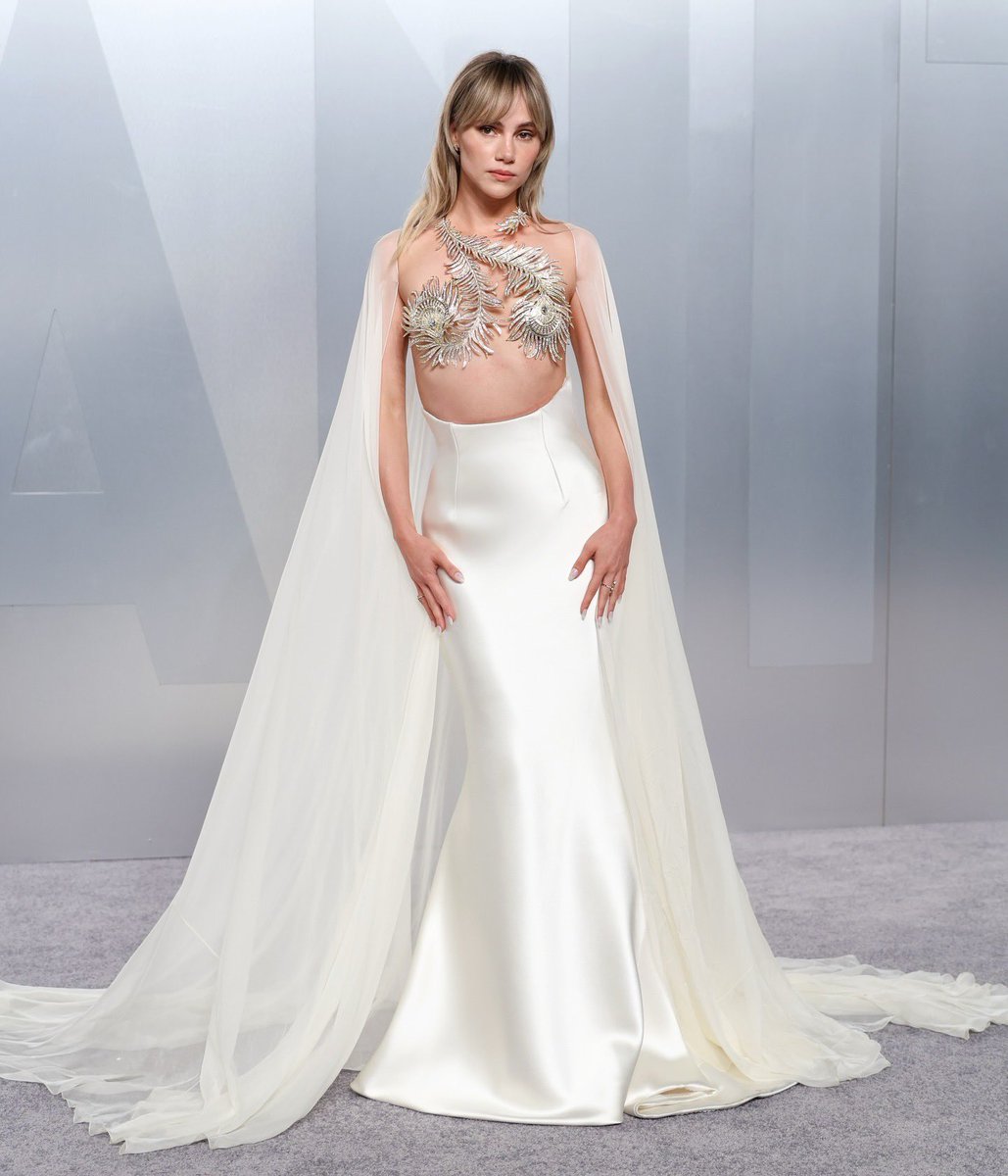 Suki Waterhouse tweet media