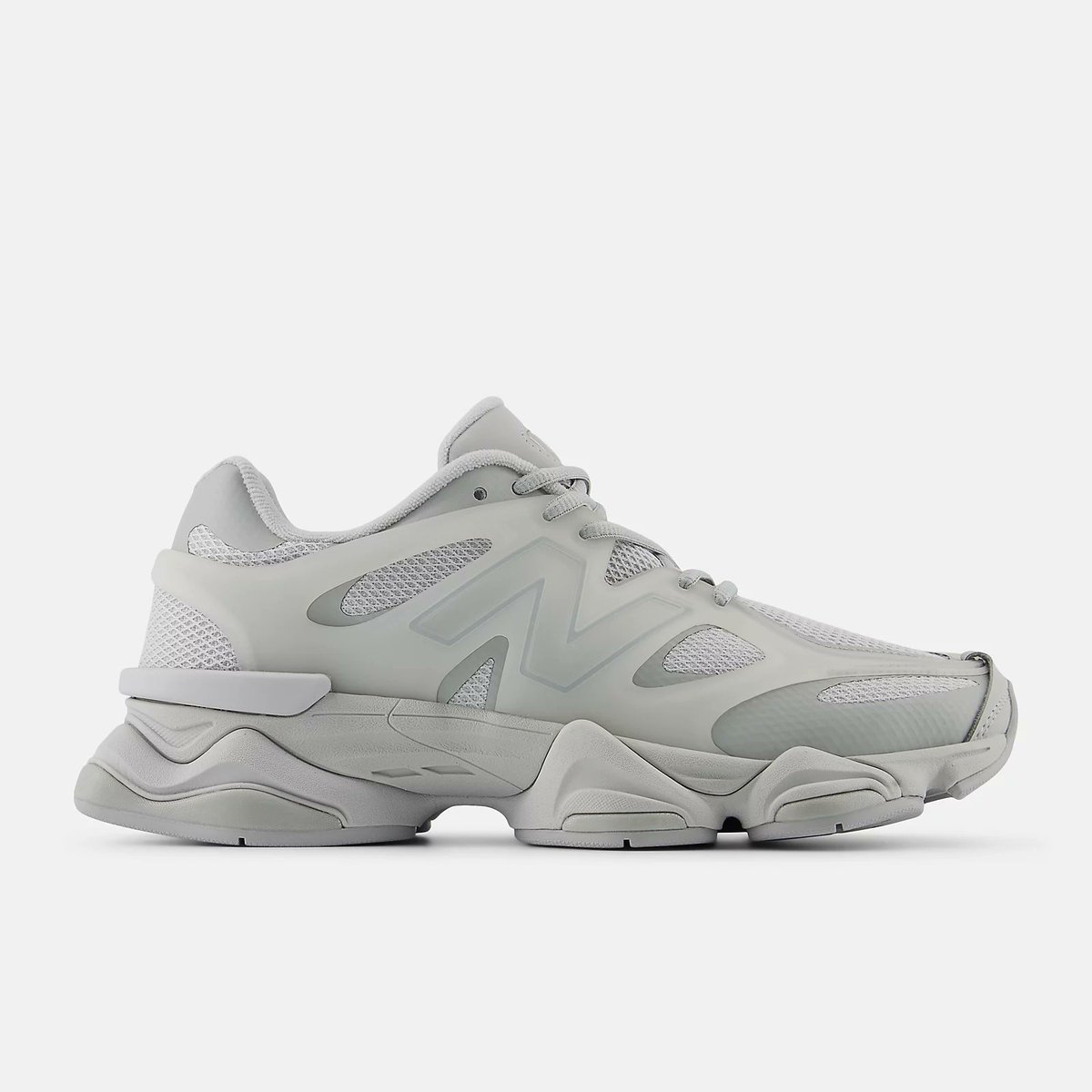 SNKR_TWITR tweet media