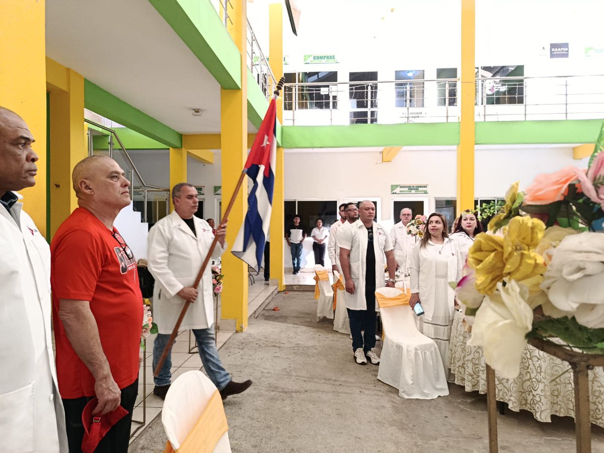 IsraelVazq6664's tweet photo. En la tarde d ayer en la sede d la municipalidad d Poptún, tuvo lugar emotivo acto d reconocimiento al trabajo realizado por la Brigada Médica Cubana en el área de Petén Sur Oriente x más 27 años, x parte de la gobernatura y las autoridades d salud d este municipio.
#BMCGuatemala https://t.co/3R49SfmUEL