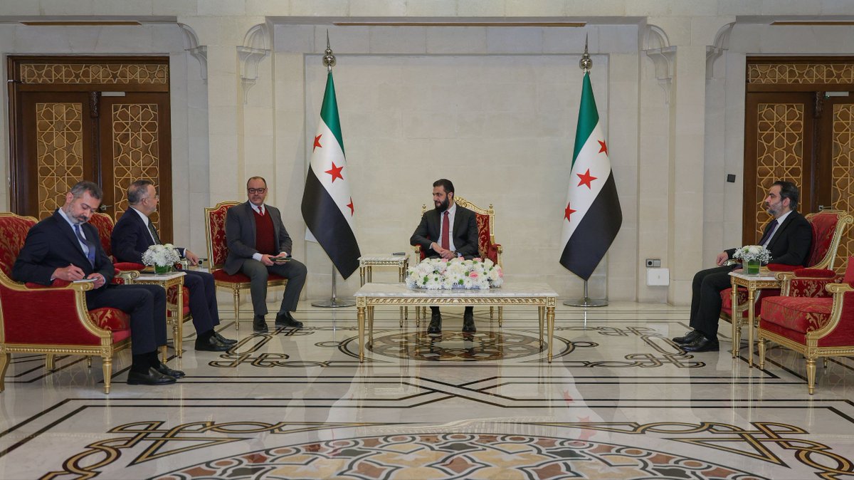 QUSAY_NOOR_'s tweet image. President Ahmed Al-Sharaa received today the credentials of Ambassador Nuh Yılmaz, #Ambassador of the #Republic of #Turkey to the #Syrian #Arab Republic, during an official ceremony held at the People’s Palace in #Damascus, in the presence of the #Minister of #Foreign #Affairs