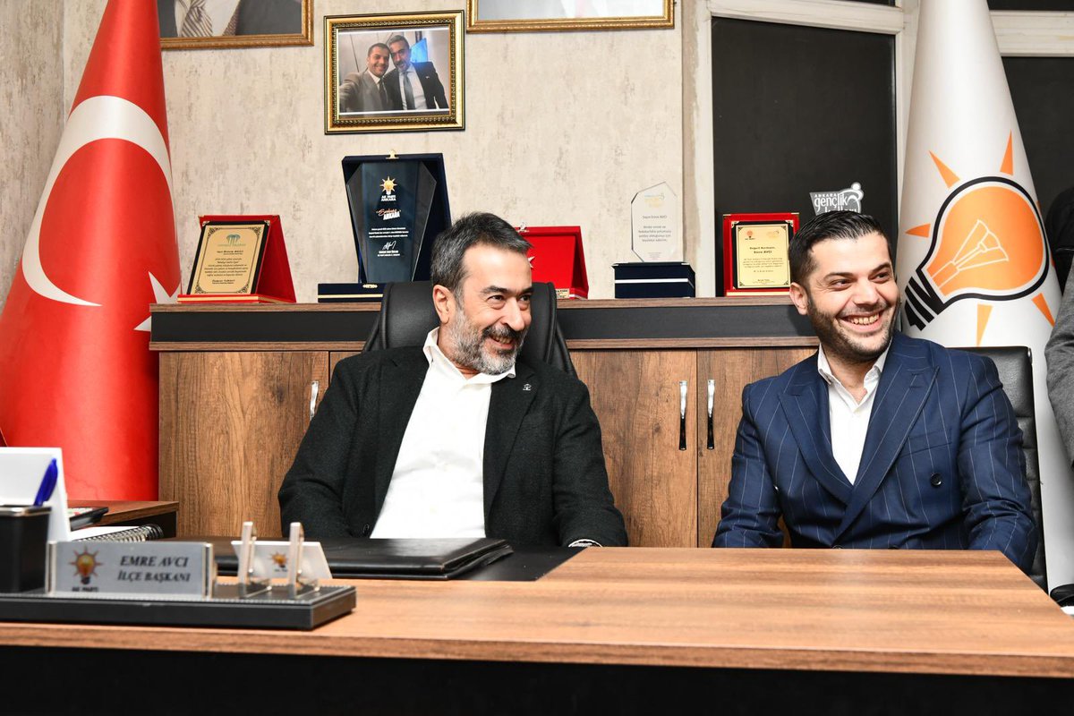 AkpartiAnkara's tweet photo. İl Başkanımız Sn. @hakanhanozcan, Haymana İlçe Başkanlığımızı ziyaret ederek teşkilat mensuplarımızla bir araya geldi.

#MilletimizleYolumuzBir
#SevdamızdaBüyükDavamızda https://t.co/wkSHRiQun8