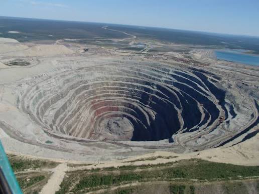 vic_010100's tweet photo. The Russian state-owned enterprise ALROSA is involved in diamond mining and the production of polished diamonds. It is the only company in the world with a complete production cycle: from initial geological surveys and the discovery of deposits to the final cut and the manufacturing of finished jewelry. ALROSA mines diamonds in the deposits of Yakutia and the Arkhangelsk Oblast.

🧵4/19