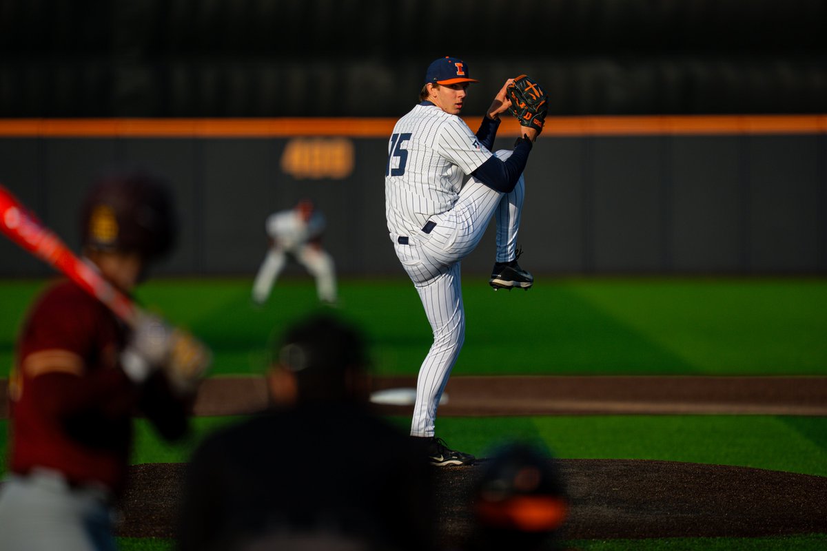 IlliniBaseball's tweet photo. Three phenomenal performances from our pitching staff.

Our four runs allowed in three games against Minnesota were our fewest in a three-game Big Ten series since 2014! https://t.co/u7w5kmyCjj