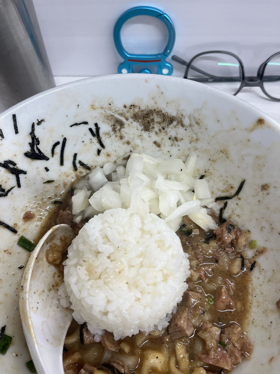 tarotarosmile's tweet photo. 昨日の晩ご飯はRAMEN.R様
温ニボ玉400🐟
豚マシ🐷
玉ねぎの甘酢づけ🧅
追い飯🍚
前回自作で失敗したので🤣
んまっ🐟🐟🐟🐟
なんなら
温の方が美味しいのではないか?🤔
🧅が苦みなく、とても合ってる🙆♂️
🐷→🥚なら500余裕かも?
当然ライドゥン🍚
ごちそうさまでした🙏
#RAMENR
#RAMEN_R https://t.co/WCcrvCbvDm