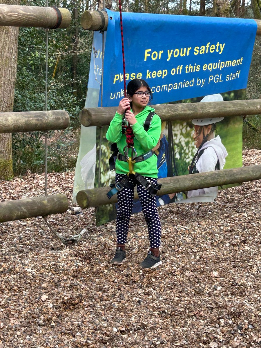 Crowthorne C of E tweet media