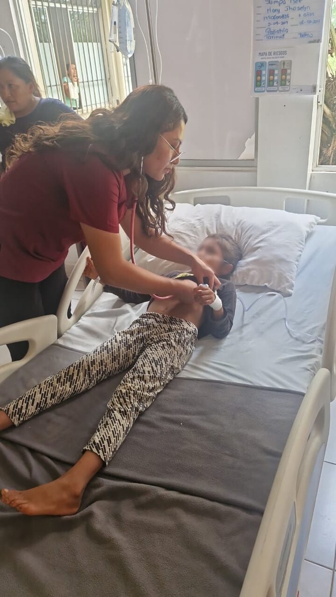 #HOY | Tras las alertas informadas por nuestro personal médico, dos menores de la Comunidad de #Tarimiat (territorio Achuar), fueron trasladados para valoración médica y atención prioritaria al Hospital Básico de #Taisha. Trabajamos por el bienestar de las comunidades amazónicas.