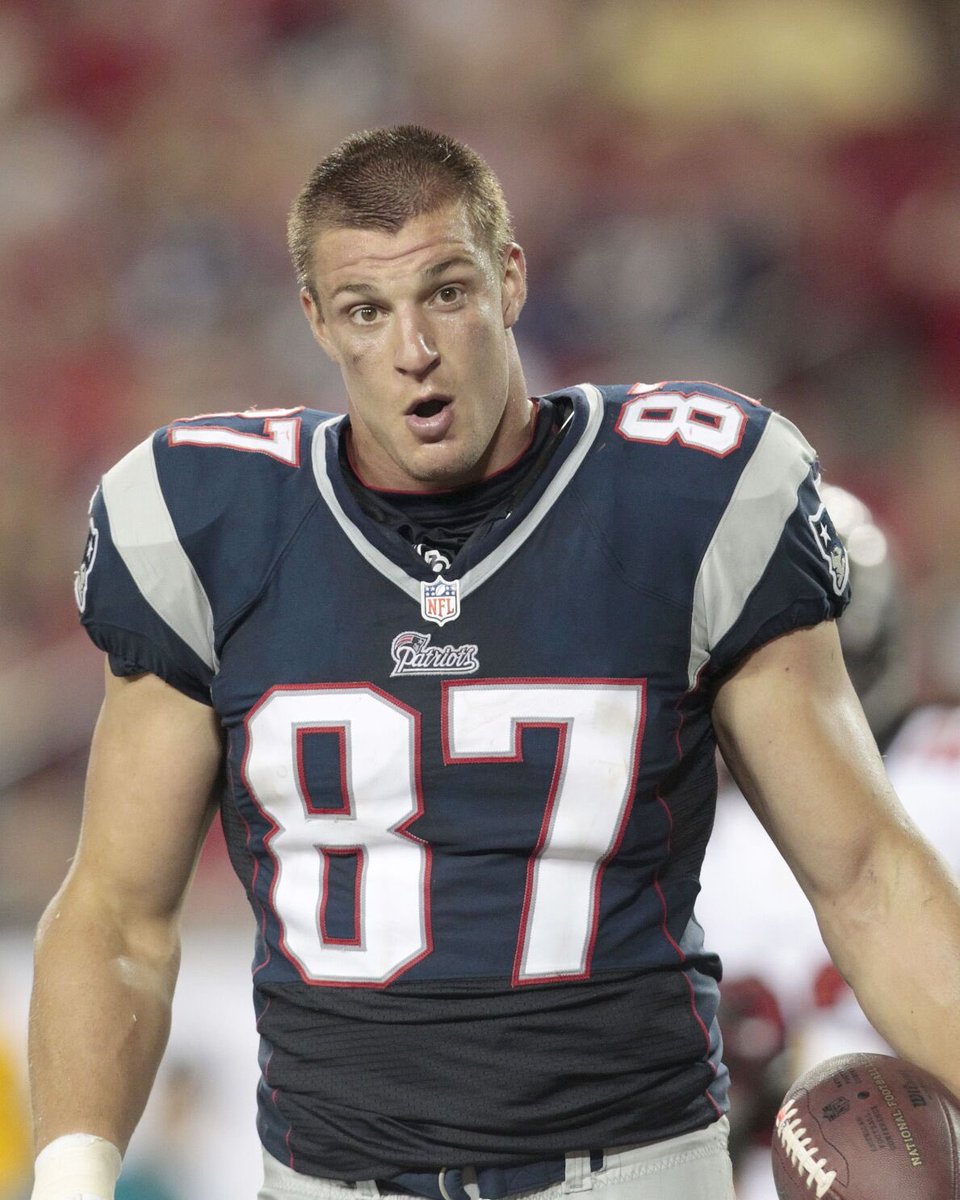 flan artest tweet media