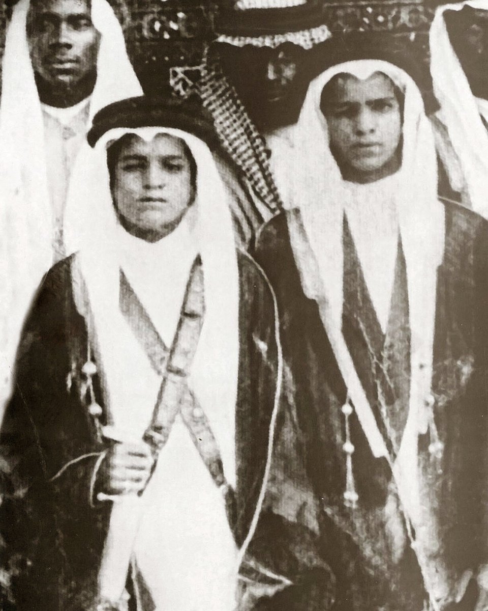 <a href="/ruq5ll/">المُـلِمـ</a> الصوره الله يسلمك للامير عبدالله بن محمد بن عبدالرحمن يرحمه الله ويقف بجانبه اخوه الملك فهد بن عبدالعزيز يرحمهم الله جميعاً