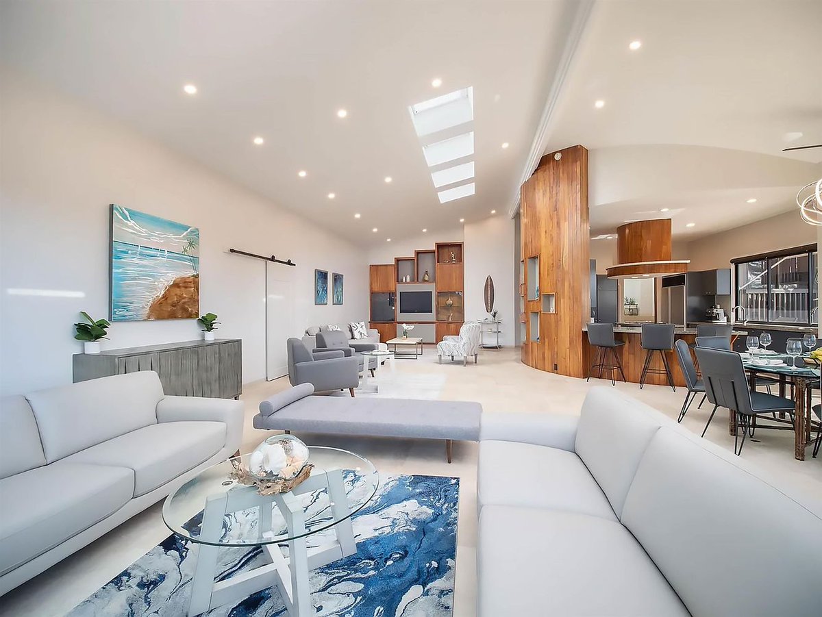 Just listed by Stefanie Hegrenes, R(S) is 19 Holomakani Pl, in Lahaina, Maui, for $3,380,000.

hawaiilife.com/listings/19-ho…

True resort-style living within the prestigious Ka'anapali Resort district on a quiet cul-de-sac.

Tap the link for more details.

#HawaiiLife #Maui
