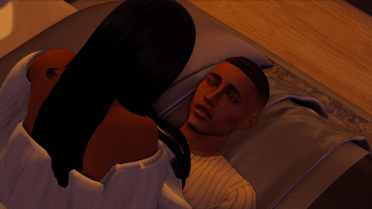 unframed tonight? come sims n chill 🖤 twitch.tv/essemelle