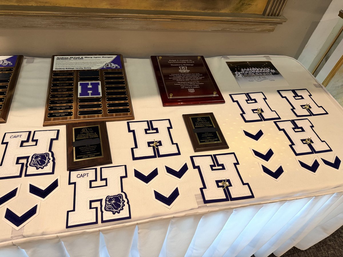 Hamburg Varsity Hockey tweet media