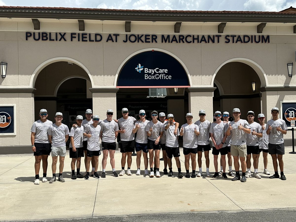 Coach Sanders tweet media