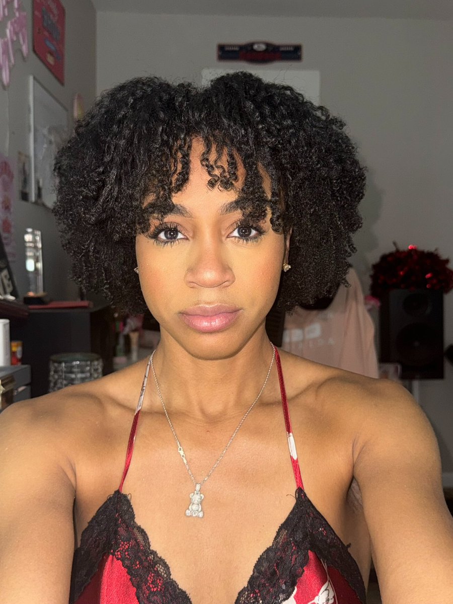 RealSoCandy tweet media