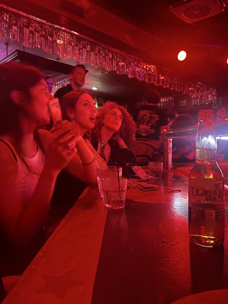 Miss Mineragua tweet media