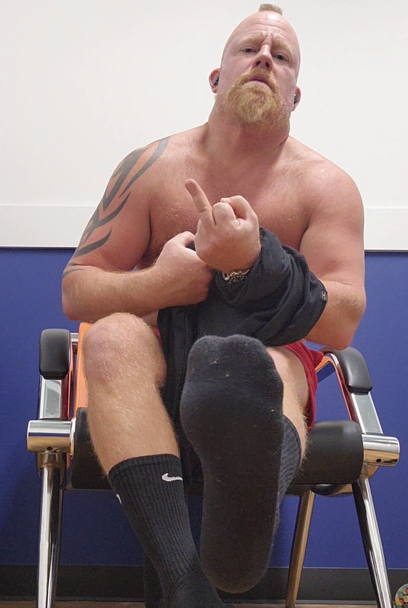 Strict FinDom tweet media