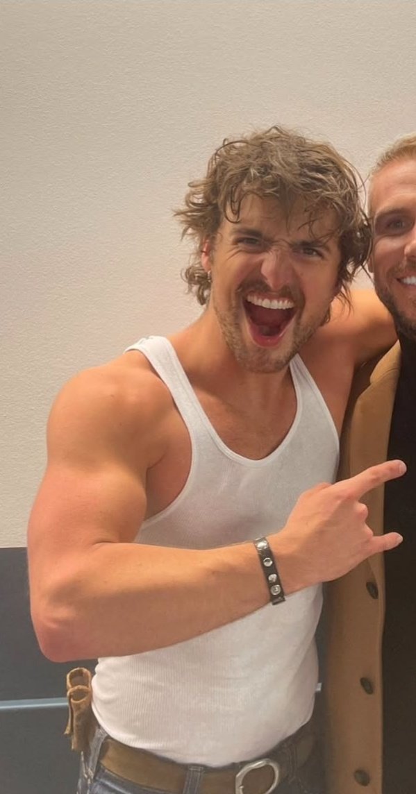 worm 🪱 tweet media