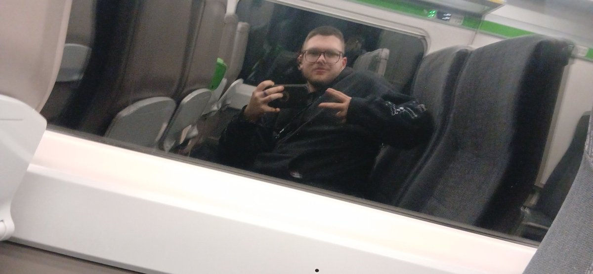 TorvaZero tweet media