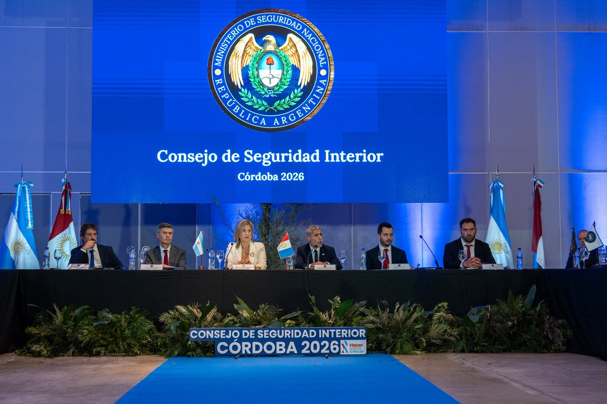MartinMatzkinLP's tweet photo. Participé de la Primera Reunión del Consejo de Seguridad Interior 2026 en Córdoba, encabezado por la ministra de Seguridad @AleMonteoliva , junto a ministros de Seguridad provinciales, jefes de las Fuerzas Federales y provinciales de todo el país.

En el encuentro se presentó el Acta Compromiso Federal, con cuatro ejes de trabajo:
✔ Reducción de los homicidios dolosos
✔ Lucha contra el narcotráfico
✔ Combate a la circulación ilegal de armas
✔ Una estrategia federal contra el ciberdelito.

Más trabajo conjunto para enfrentar el delito y cuidar a los argentinos.