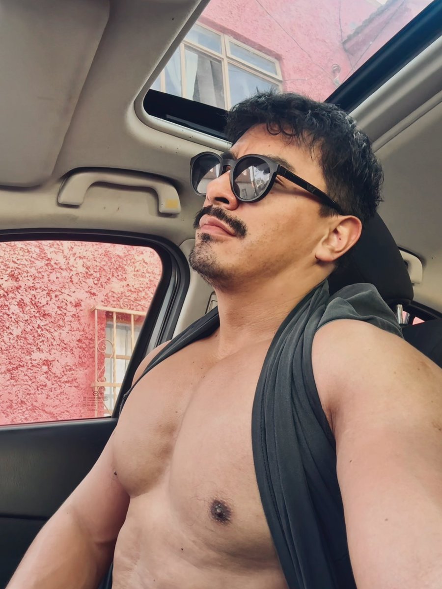 Zoon Politikón tweet media