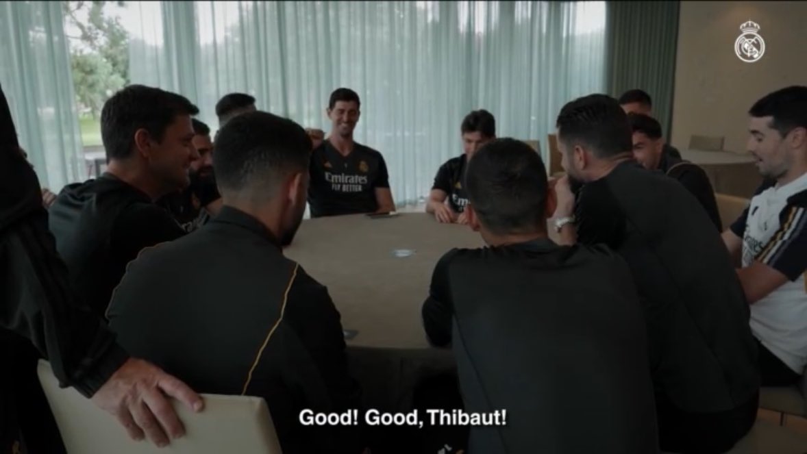 SeputarMadrid's tweet photo. 😅 Carvajal, Courtois, Fran García, Joselu, Brahim, Nacho, dan beberapa staf tim bermain kartu di hotel tempat Real Madrid menginap beberapa jam sebelum keberangkatan ke Wembley untuk final Liga Champions 2023/24.

Rutinitas Madrid sebelum final UCL.

[via En el corazón de la Decimoquinta RMTV]