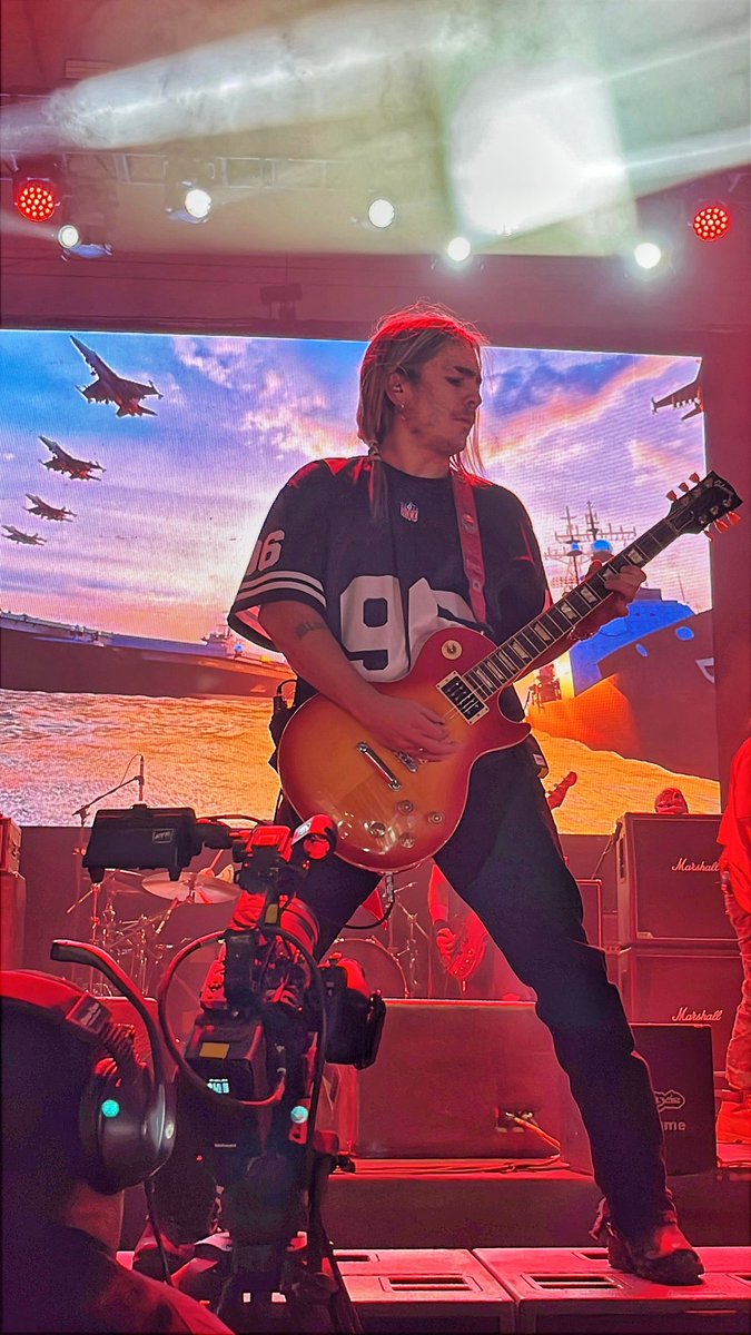 HS1D_'s tweet photo. te amo te amo te amo @AIRBAGoficial nunca mas te tendré asi de cerca #Airbag https://t.co/jFRswB4Rrc