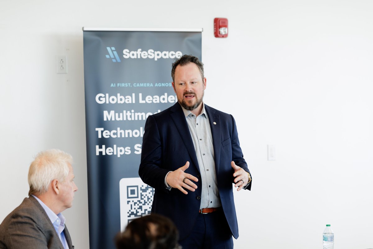 SSGC_OTCID's tweet photo. We’re still reflecting on the conversations from our recent Leadership Strategy Session. 

Healthy debate, strong feedback loops, and honest discussion are essential as our leadership team continues focusing on continuous improvement and building a stronger SafeSpace. https://t.co/rdQlz8dE11