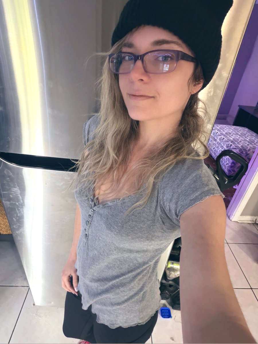 ╭༺♡༻─ Isa ─༺♡༻╯ tweet media