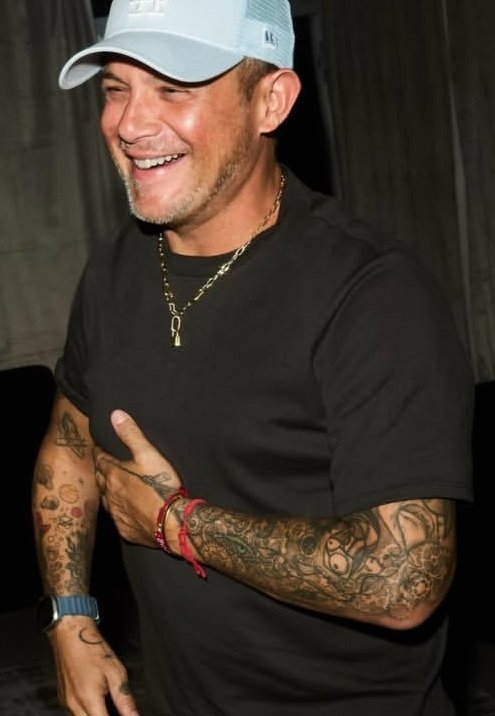 Me encanta que las personas sonrían, pero está sonrisa me me derrite, es otro nivel 😍