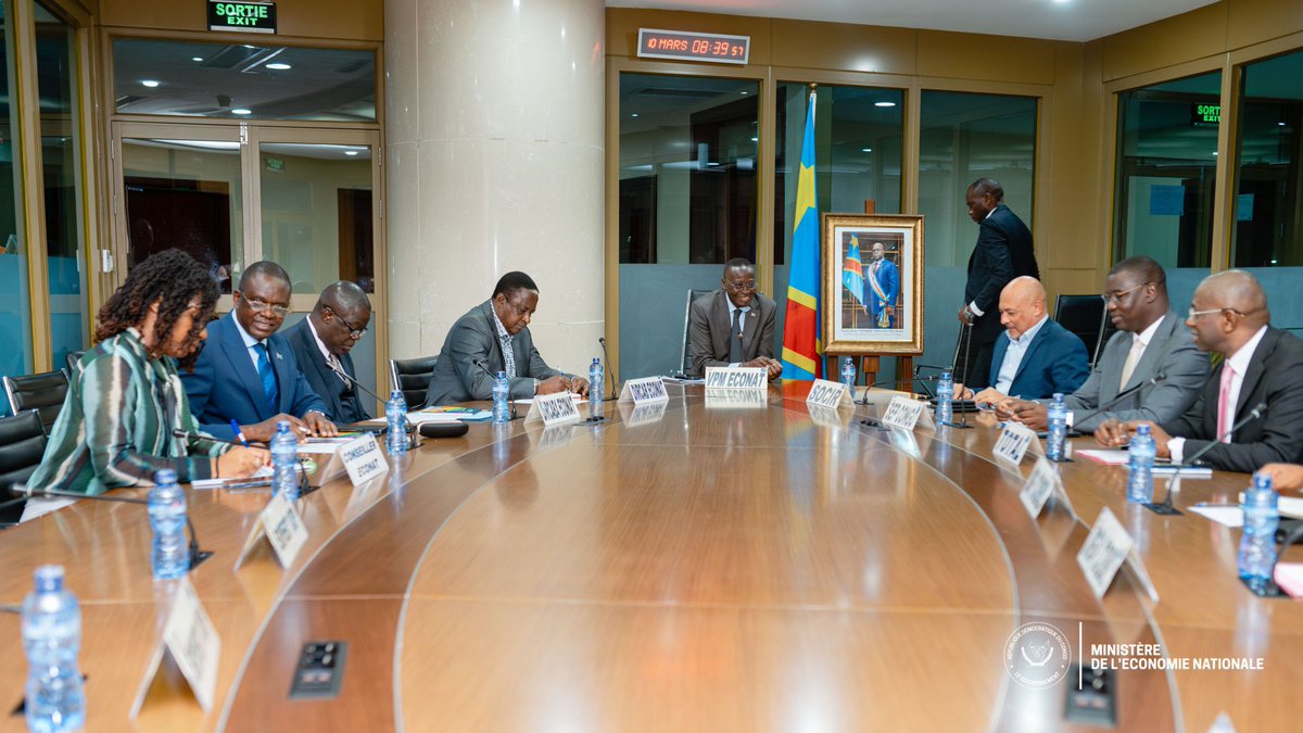 Chris Kin Kiey M. tweet media