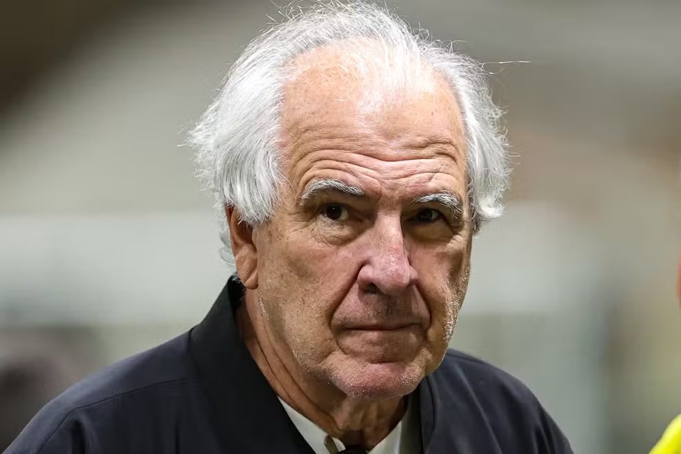 Genial esse tweet!

Sem querer, ele mandou uma indireta forte para os donos do clube...