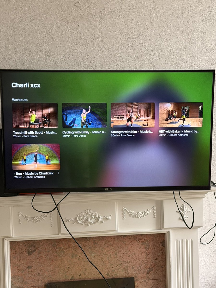 🧃Thomas Reisenegger_xcx tweet media